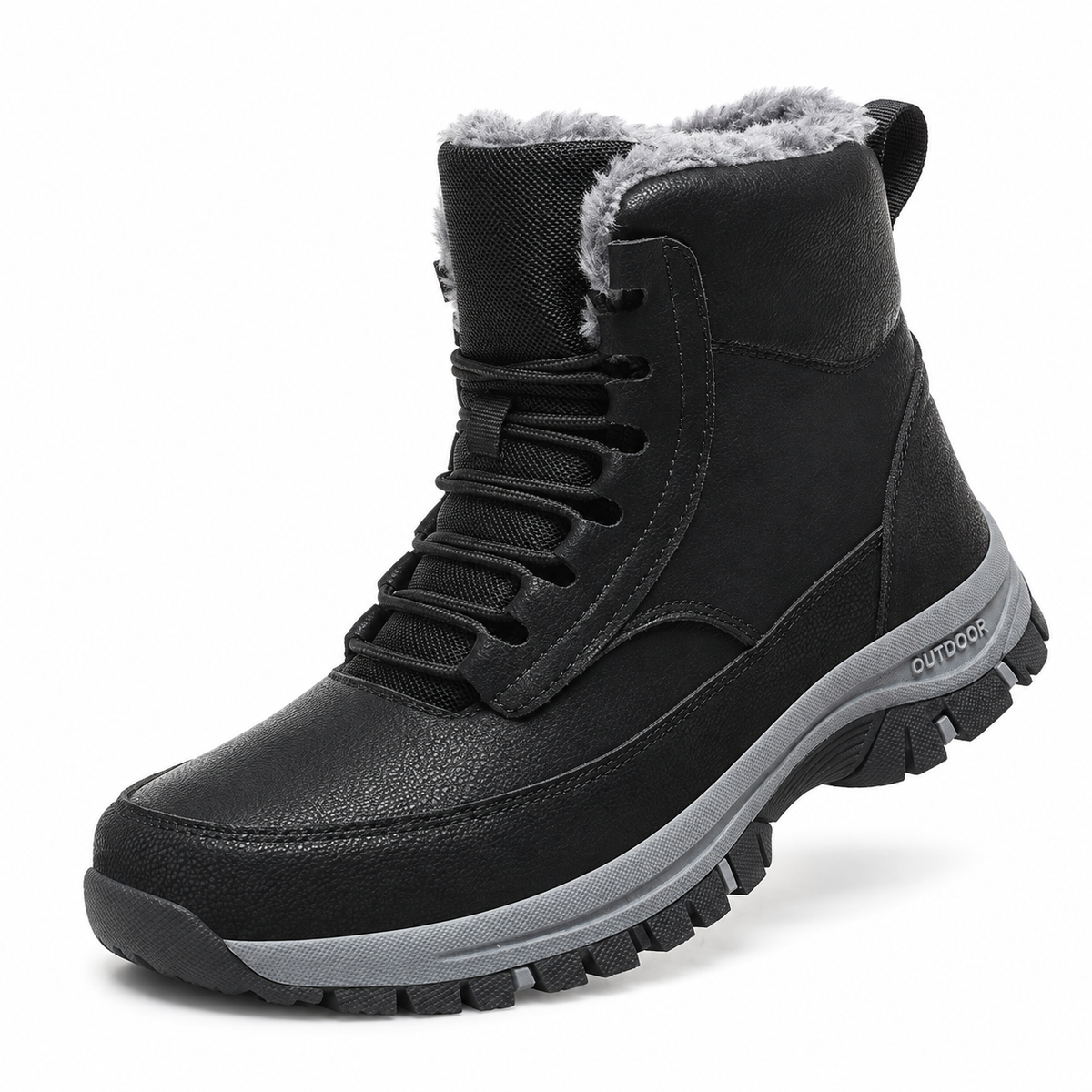 Botte de randonnée noire fourrée vue trois-quarts sur fond blanc