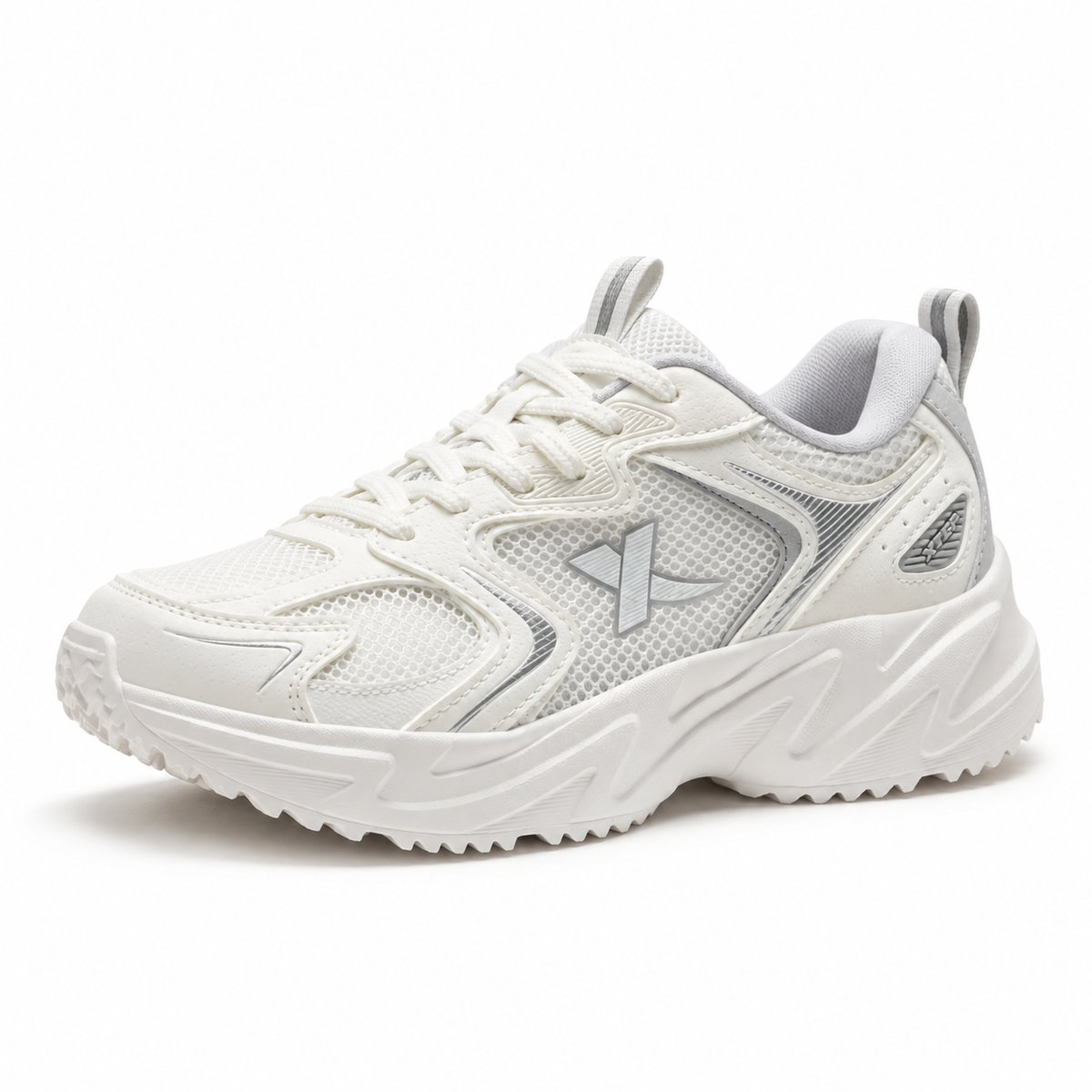 Chaussures randonnée femme blanc – vue trois-quarts sur fond blanc chaud