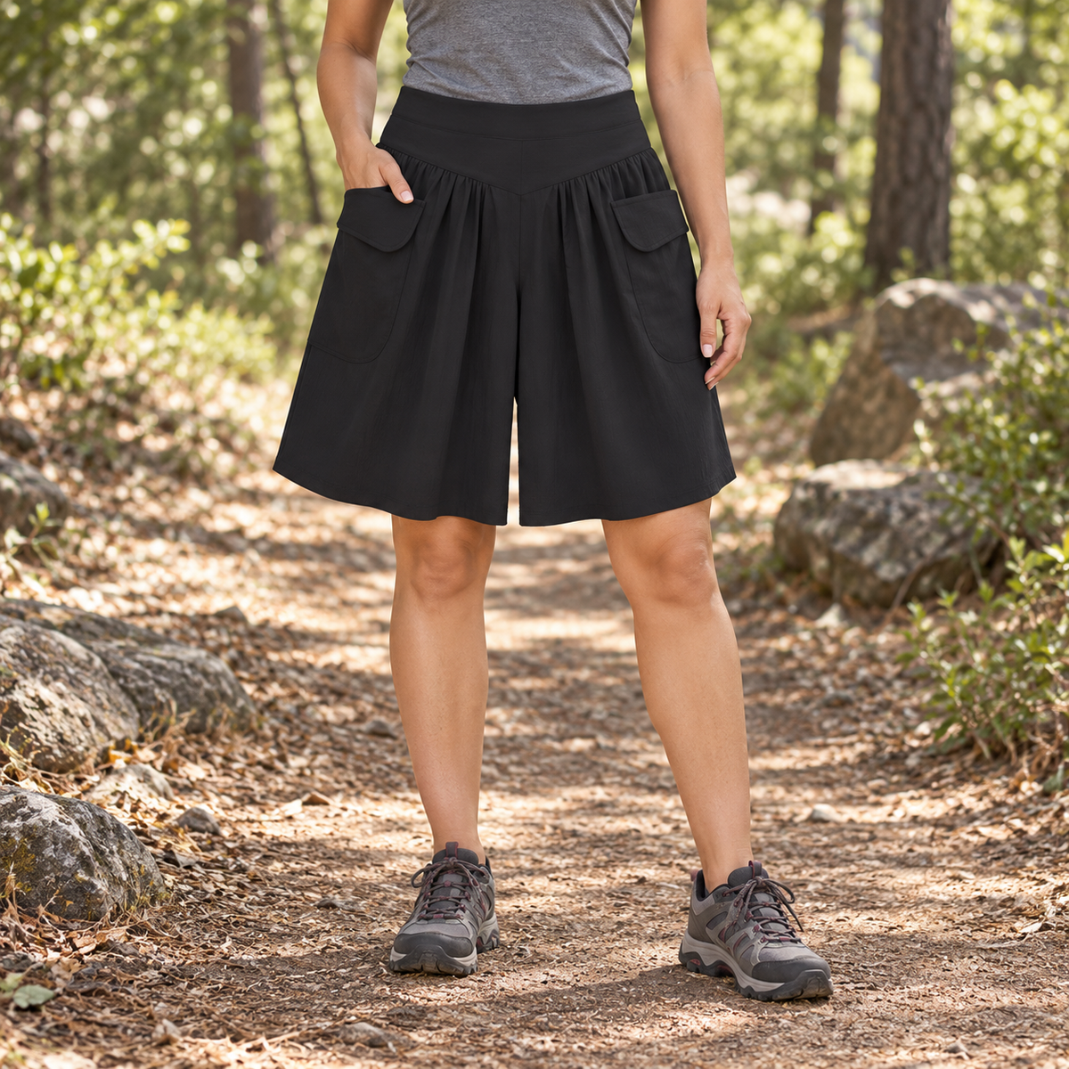 Jupe short genou femme randonnée noire portée de face