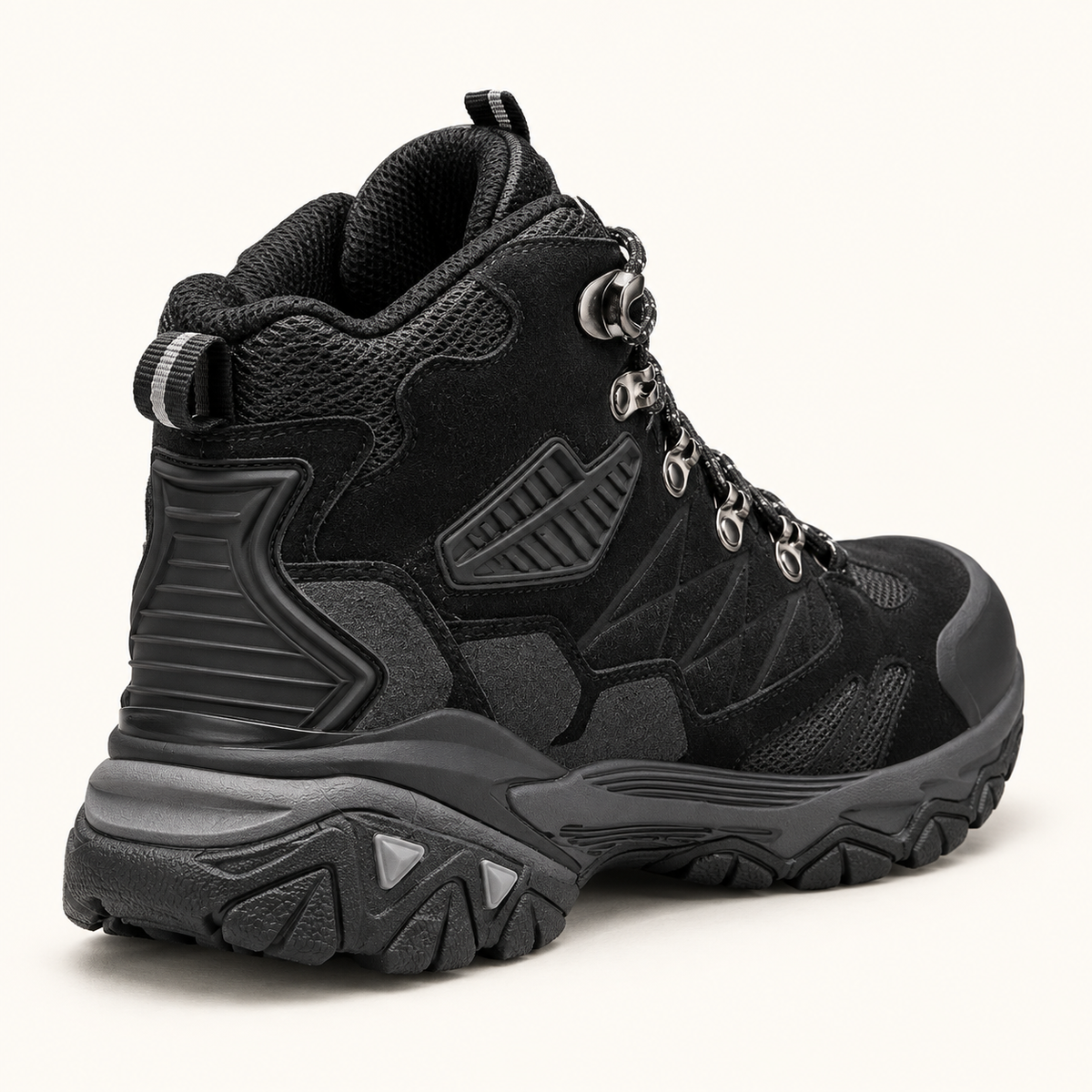 Chaussure randonnée homme antidérapante noire – vue arrière du talon et du col