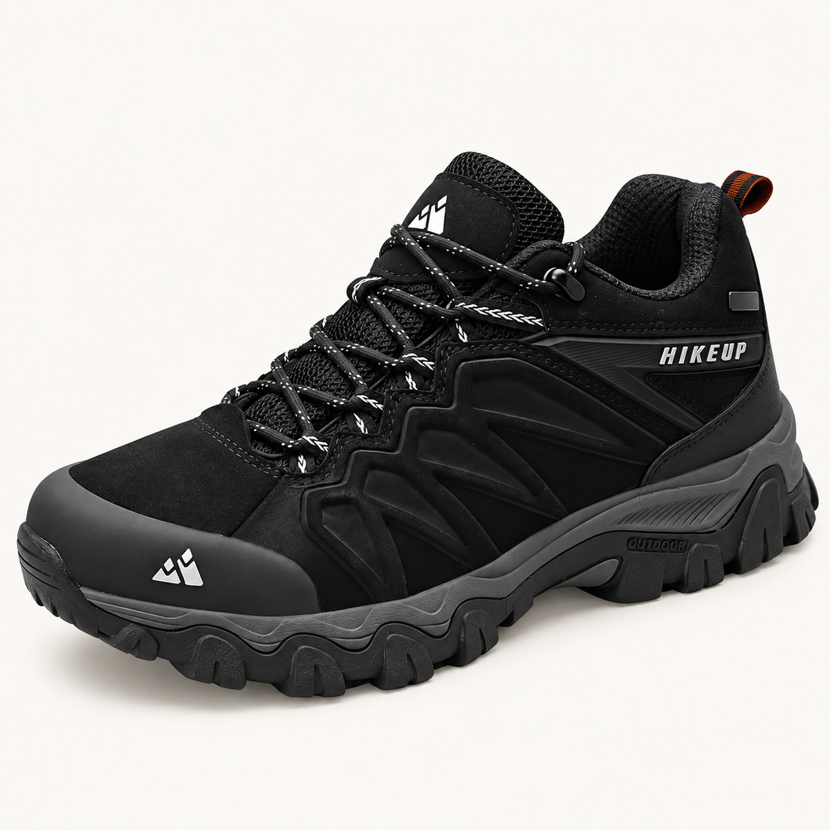 Chaussure randonnée souple homme noire – détail du laçage et de la languette