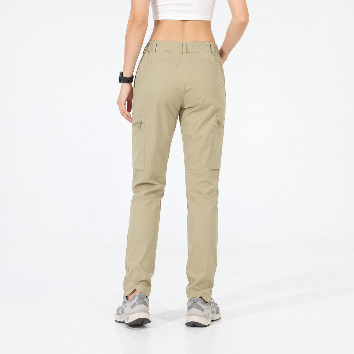 Pantalon cargo randonnée femme beige porté – vue arrière