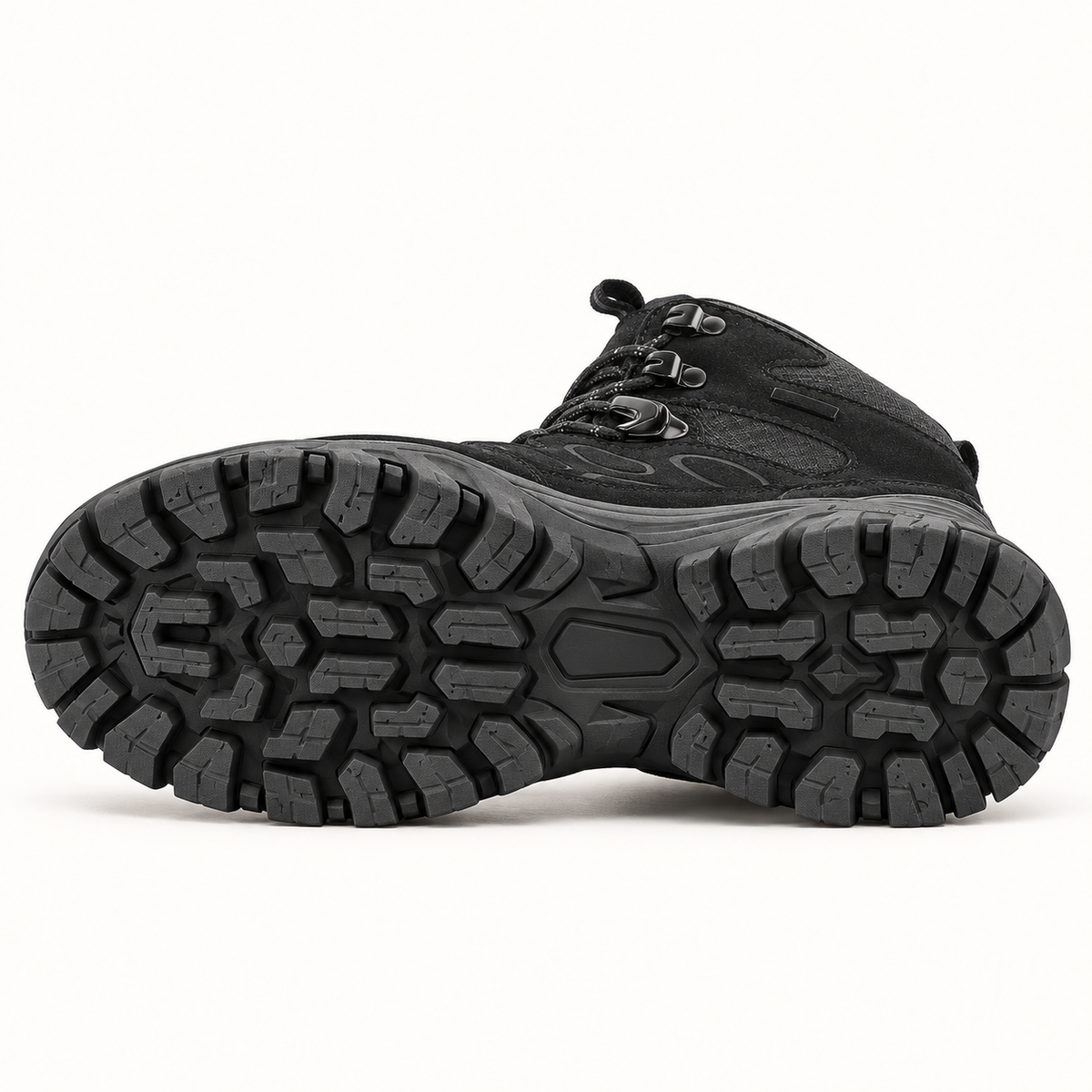Chaussure chaude et imperméable de randonnée noire complète avec semelle attachée en angle oblique