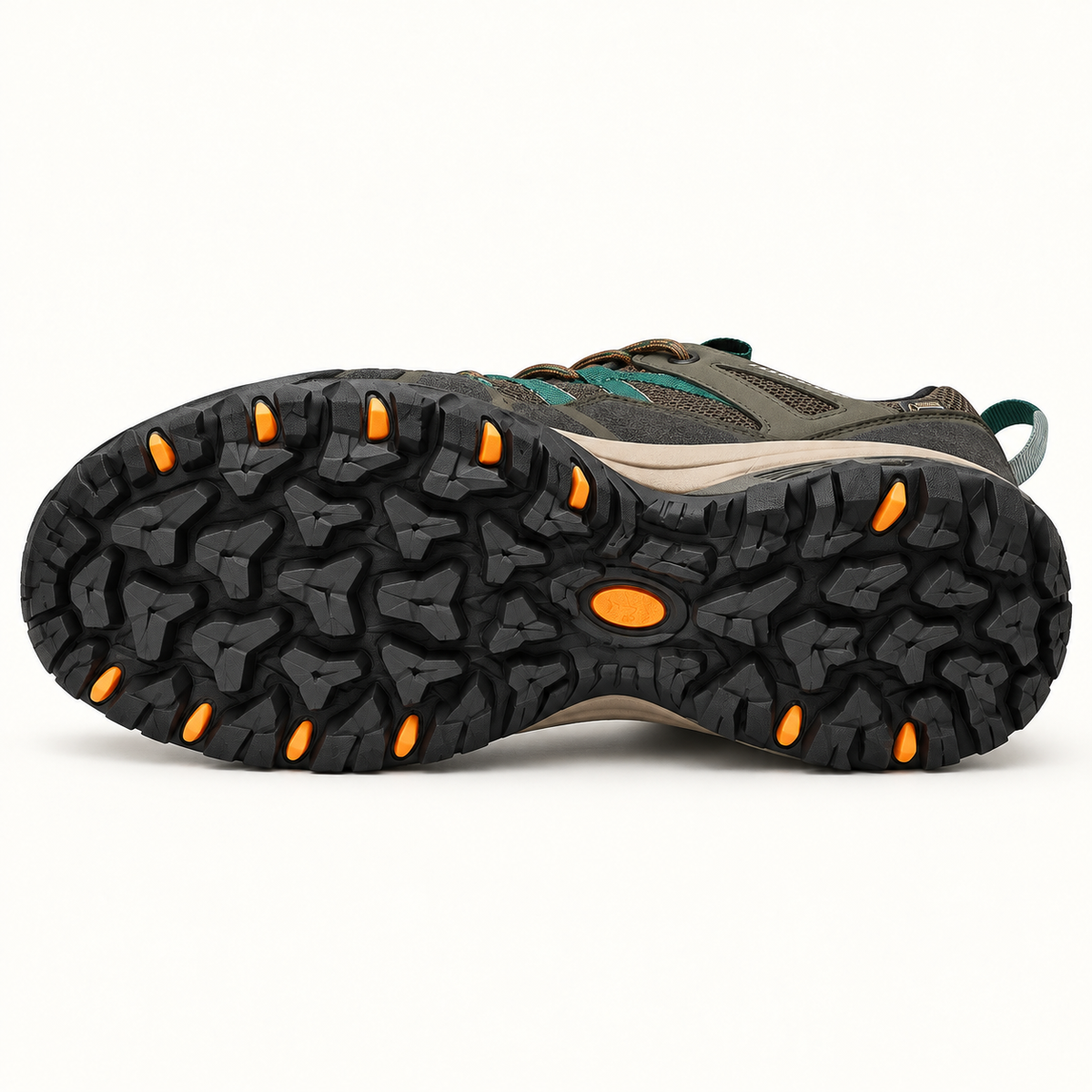 Chaussure randonnée toute saison vert olive – semelle attachée vue en oblique