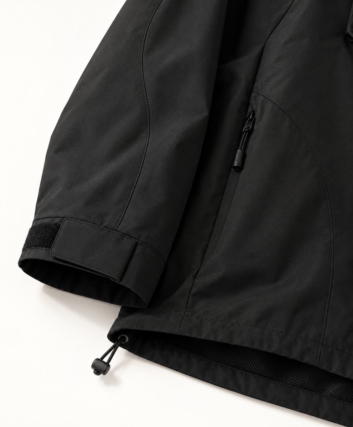 Veste mi saison randonnée femme – détail poignet et ourlet
