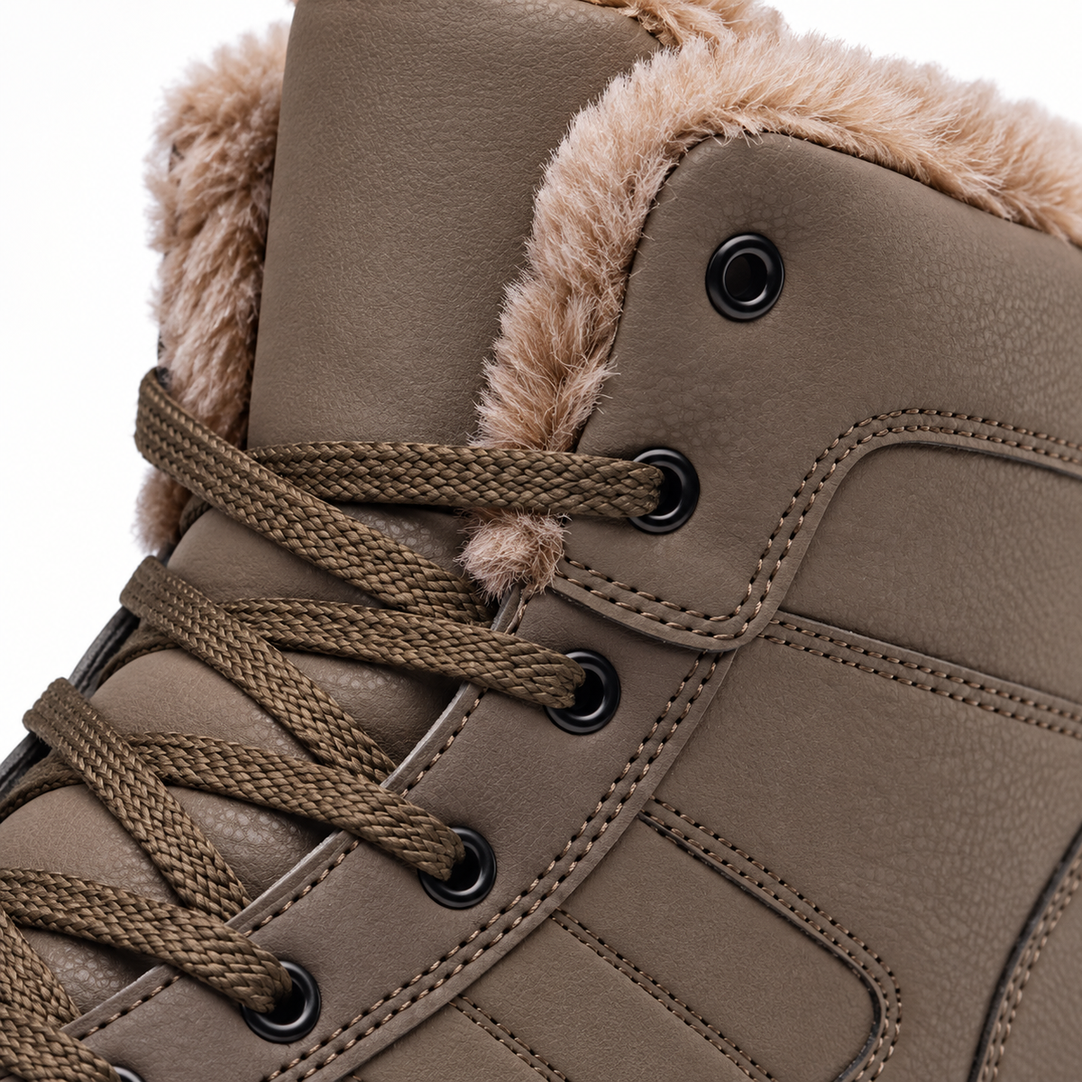 Botte randonnée marron kaki – détail matière, col et lacets