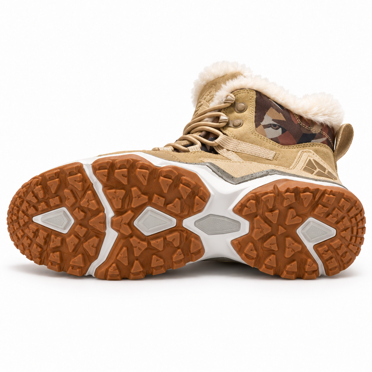 Chaussure randonnée chaude homme beige couchée – semelle entière