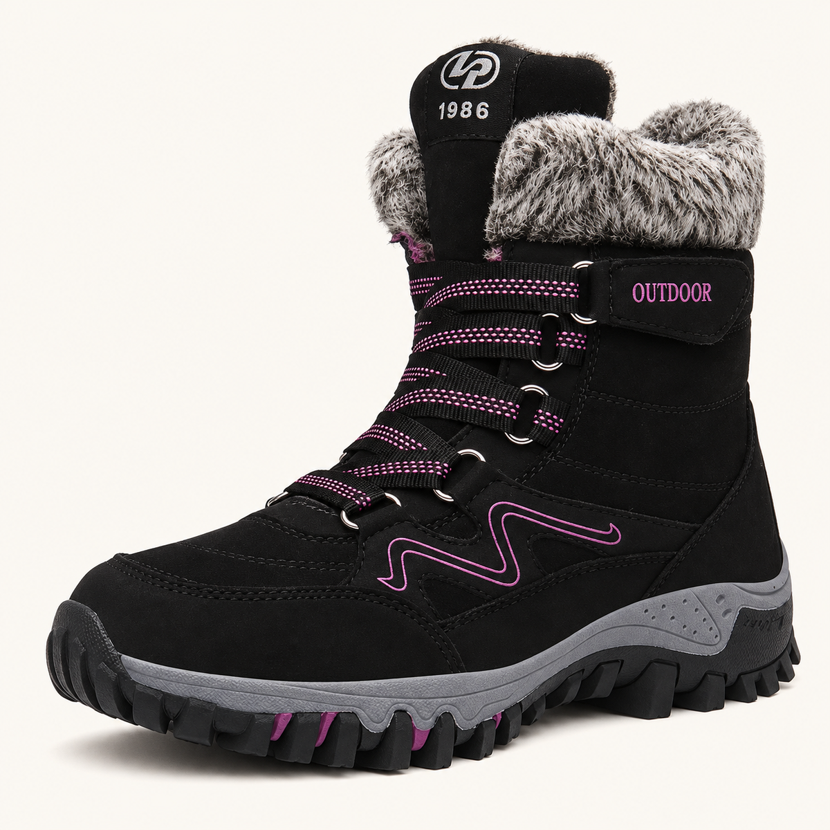 Chaussure randonnée grand froid noire et rose – vue trois-quarts sur fond blanc
