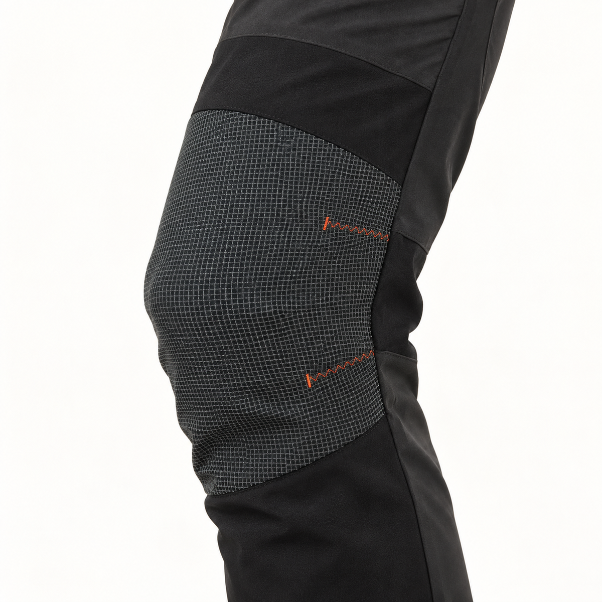 Pantalon fuseau de randonnée gris – détail du genou préformé texturé