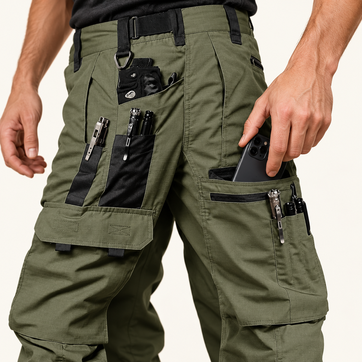 Poche smartphone du pantalon randonnée multi poches kaki