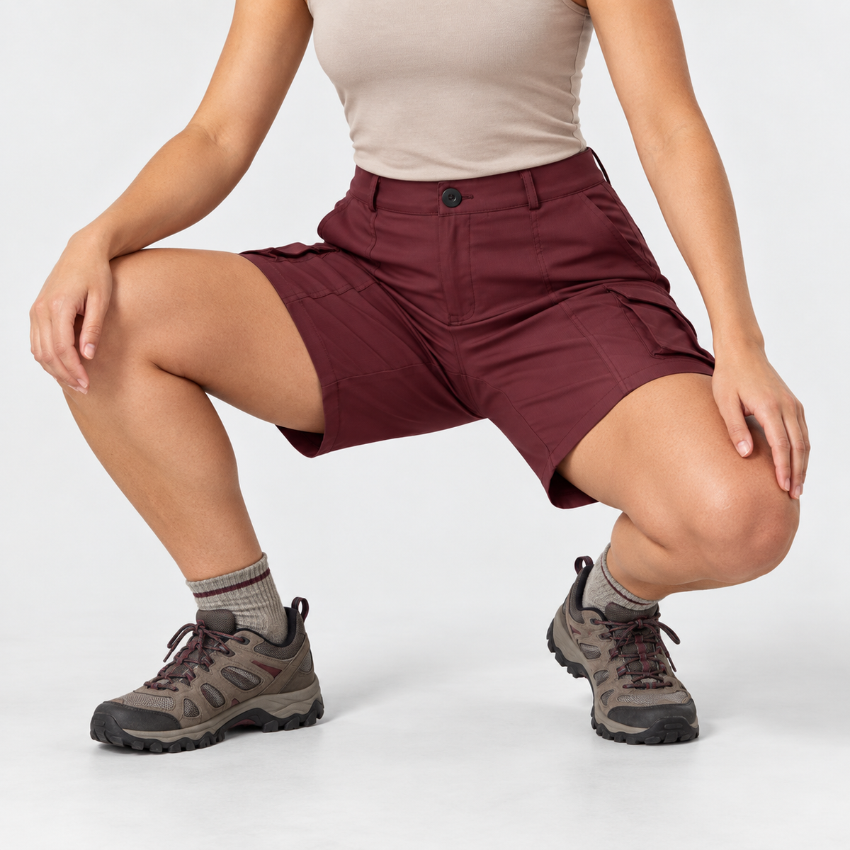 05 short long randonnee femme bordeaux accroupie