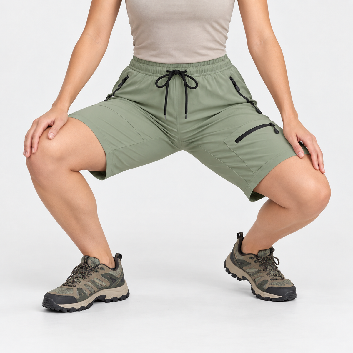 05 short randonnee elastane vert accroupie