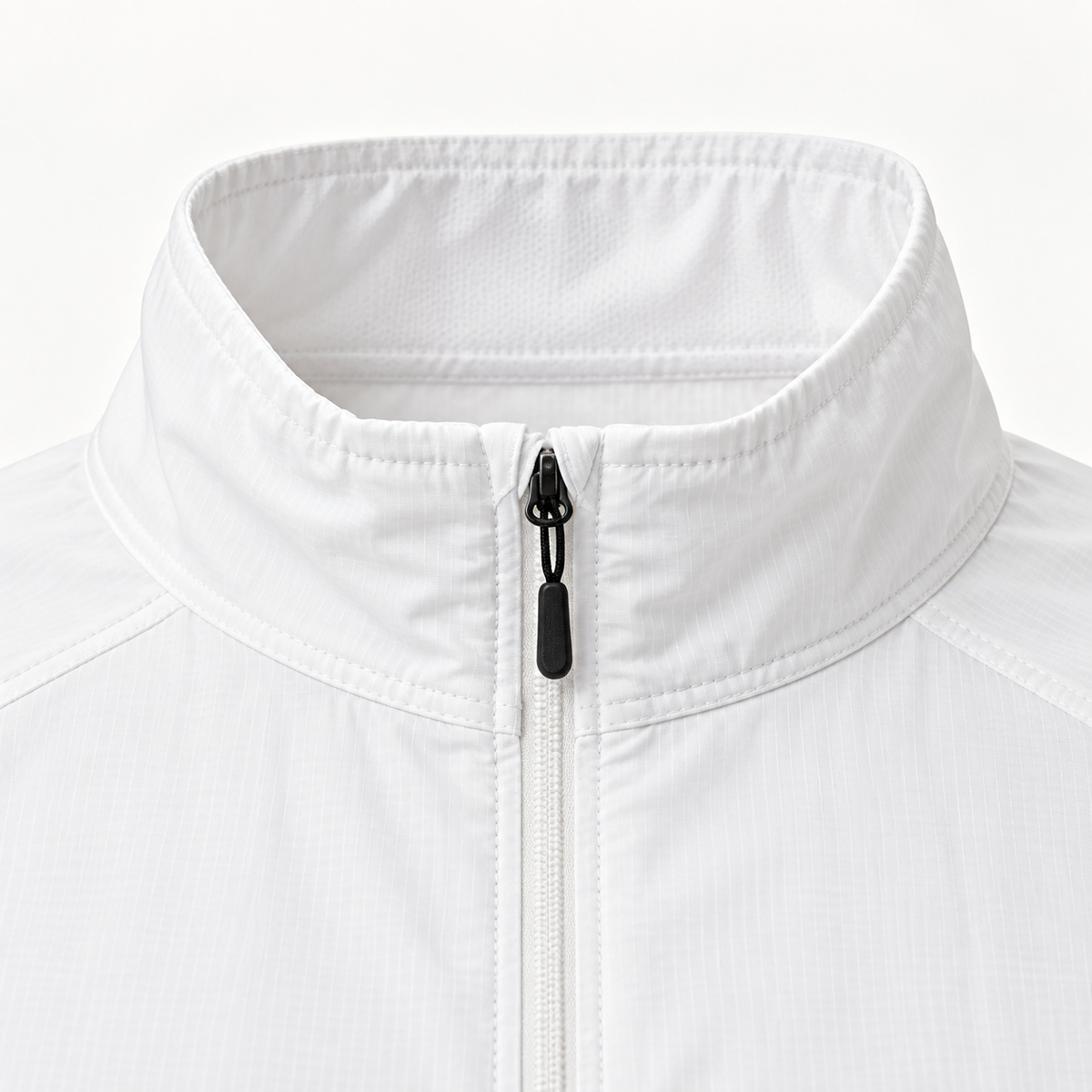 Veste marche nordique blanche – détail col montant et fermeture