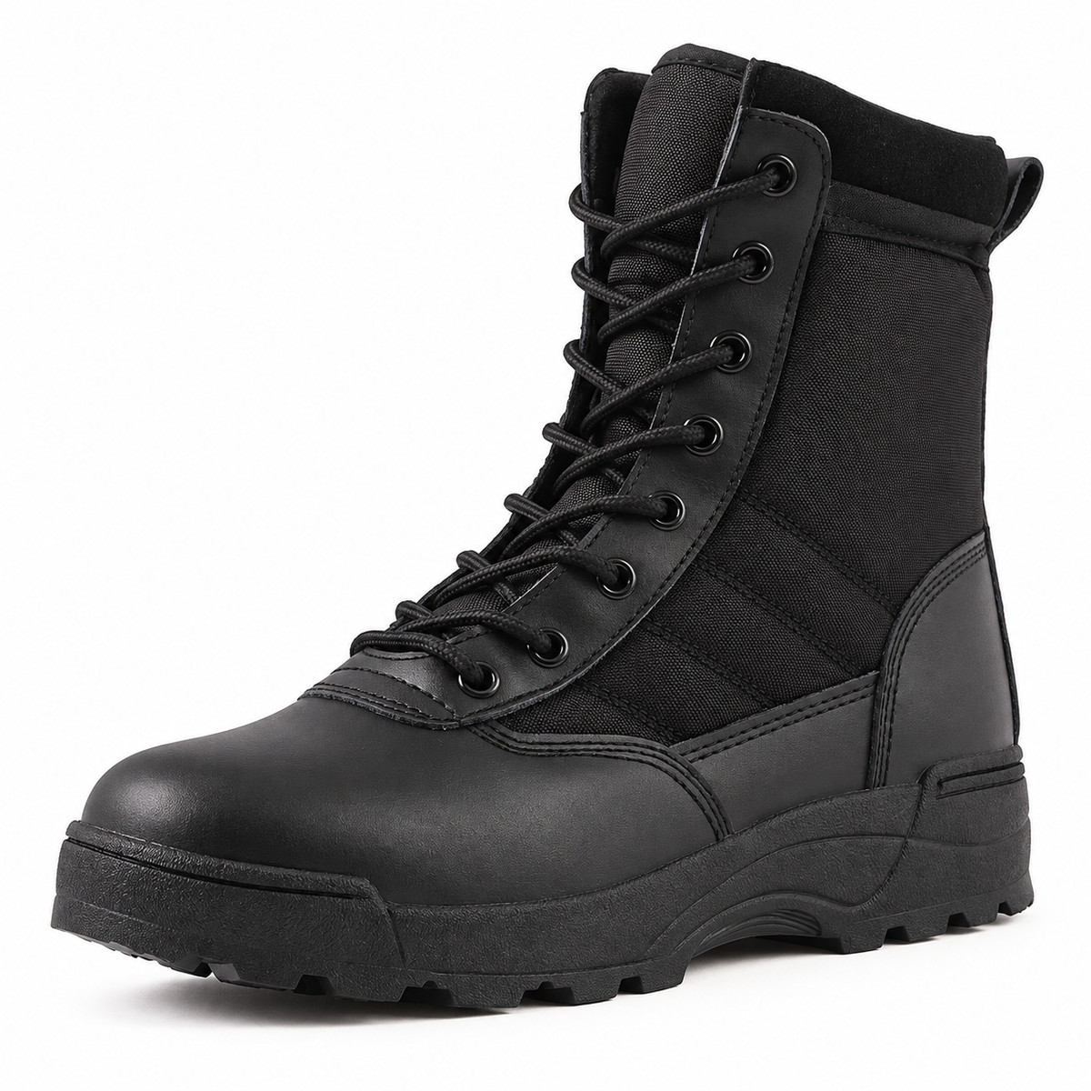 Botte randonnée imperméable homme noire – vue trois-quarts sur fond blanc