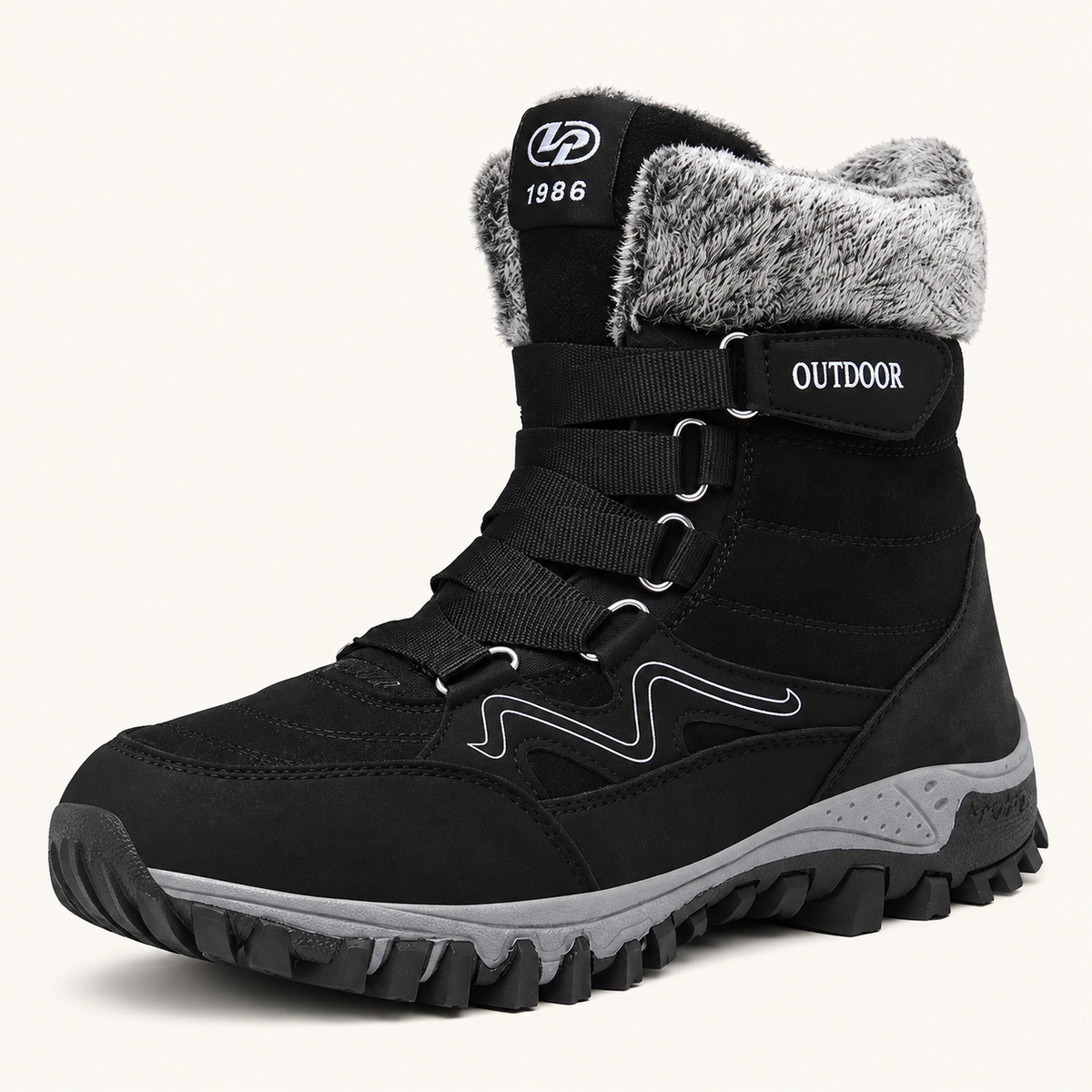Chaussure randonnée grand froid noire et blanche – vue trois-quarts sur fond blanc