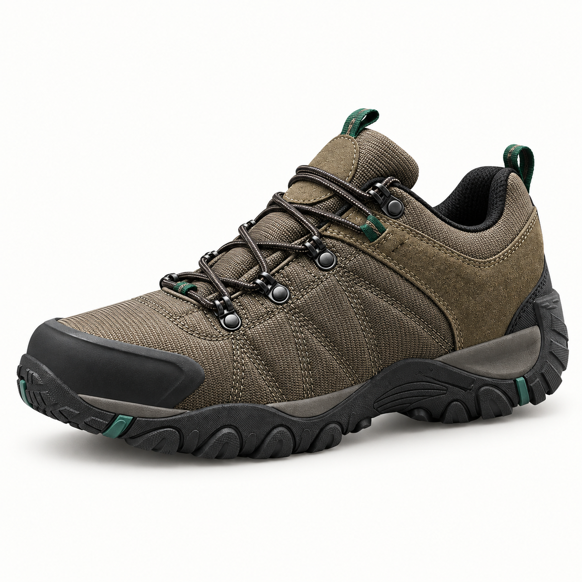 Chaussure randonnée homme kaki en vue trois-quarts sur fond blanc chaud