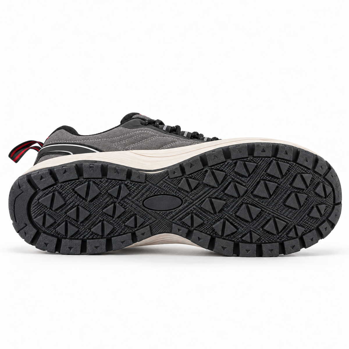 Chaussure randonnée synthétique grise complète – semelle crantée vue en angle oblique