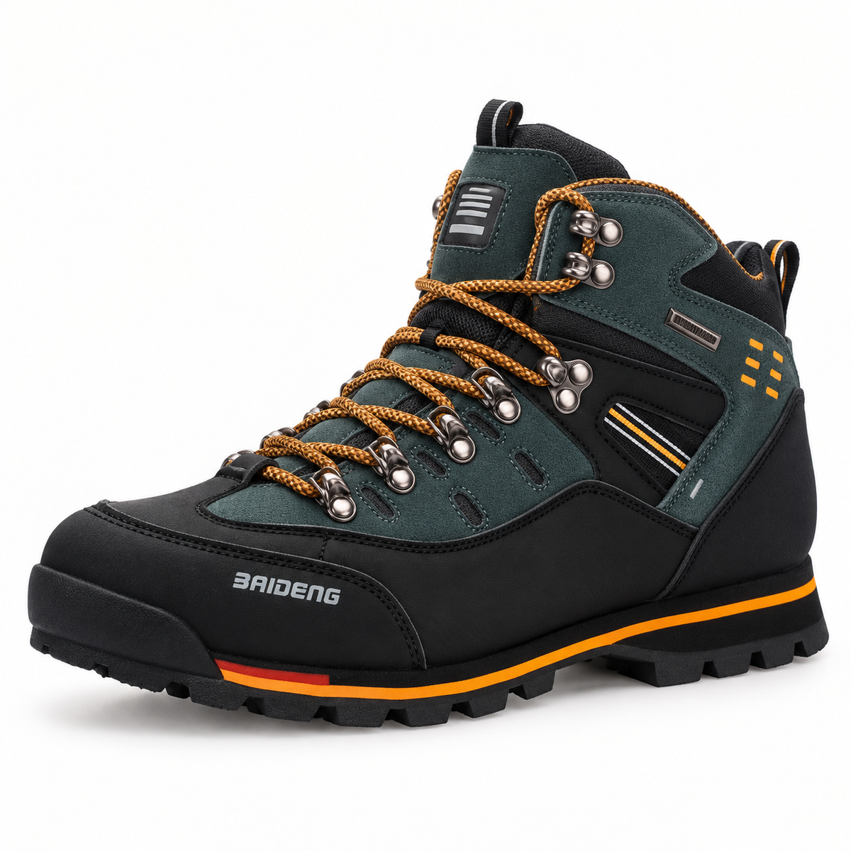 Chaussure randonnée verte homme – vue trois-quarts sur fond blanc chaud