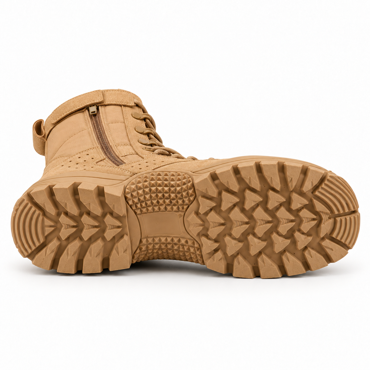 Chaussure randonnée zip sable couchée sur le côté montrant toute la semelle attachée