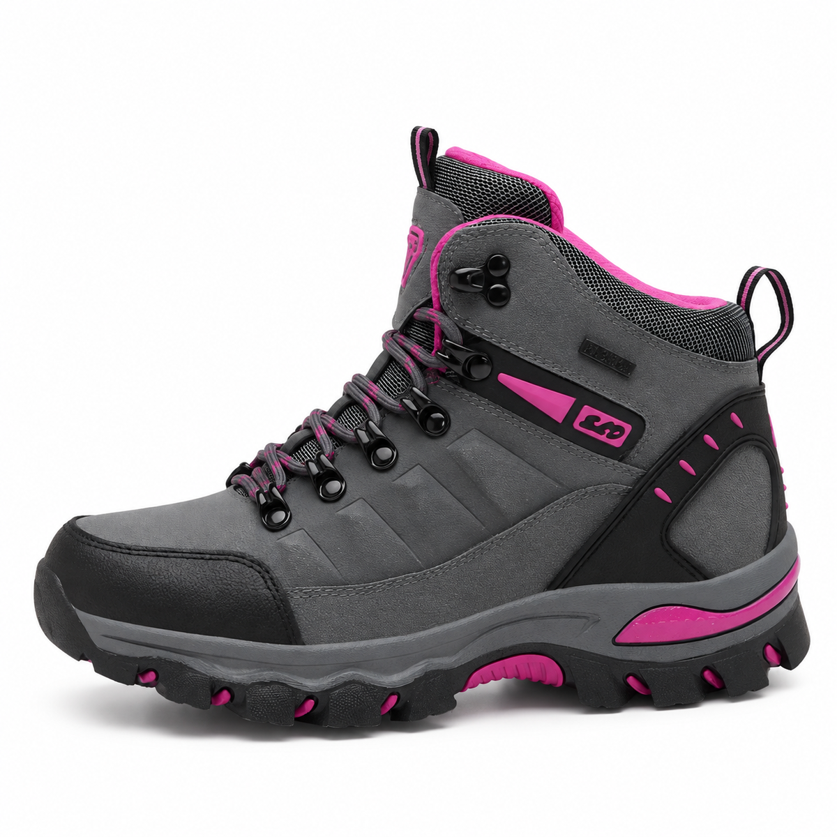 Chaussures randonnée femme montante gris et fuchsia – vue trois-quarts sur fond blanc chaud