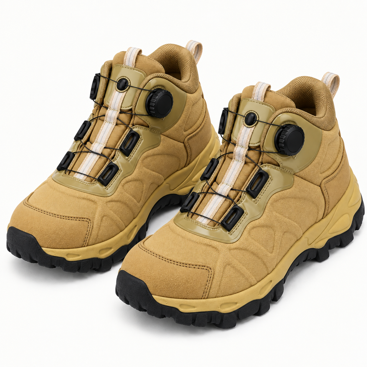 Paire de chaussures style randonnée homme kaki vue du dessus sur fond blanc chaud