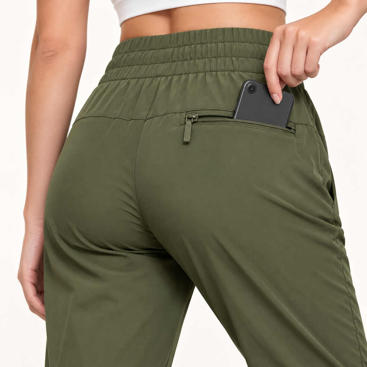 Poche arrière zippée du pantalon randonnée déperlant femme vert militaire