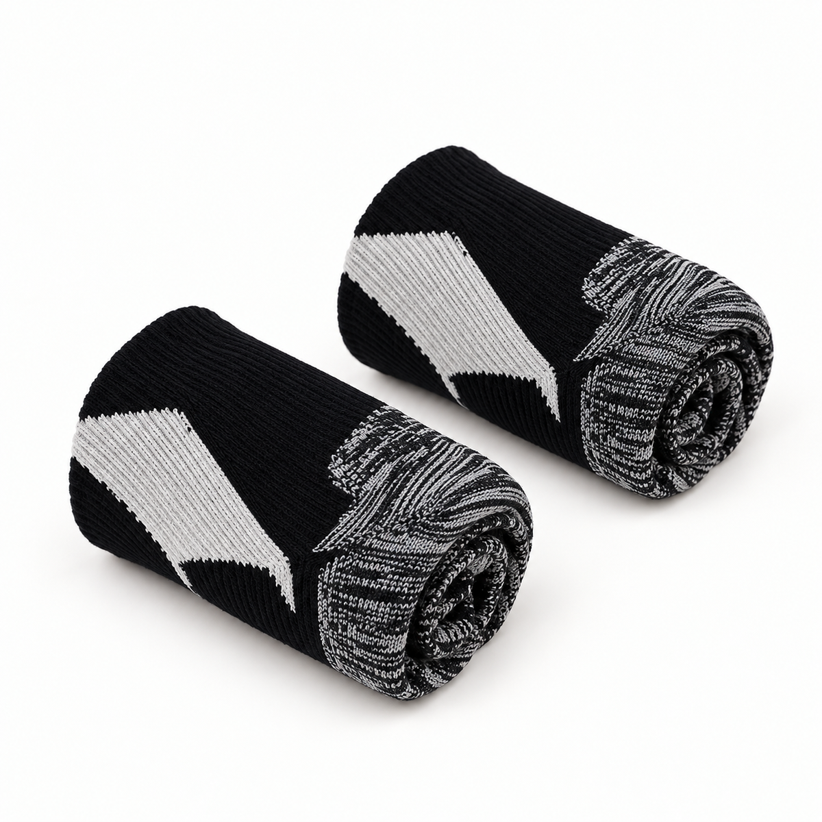 Chaussettes de randonnée noir et blanc – roulées