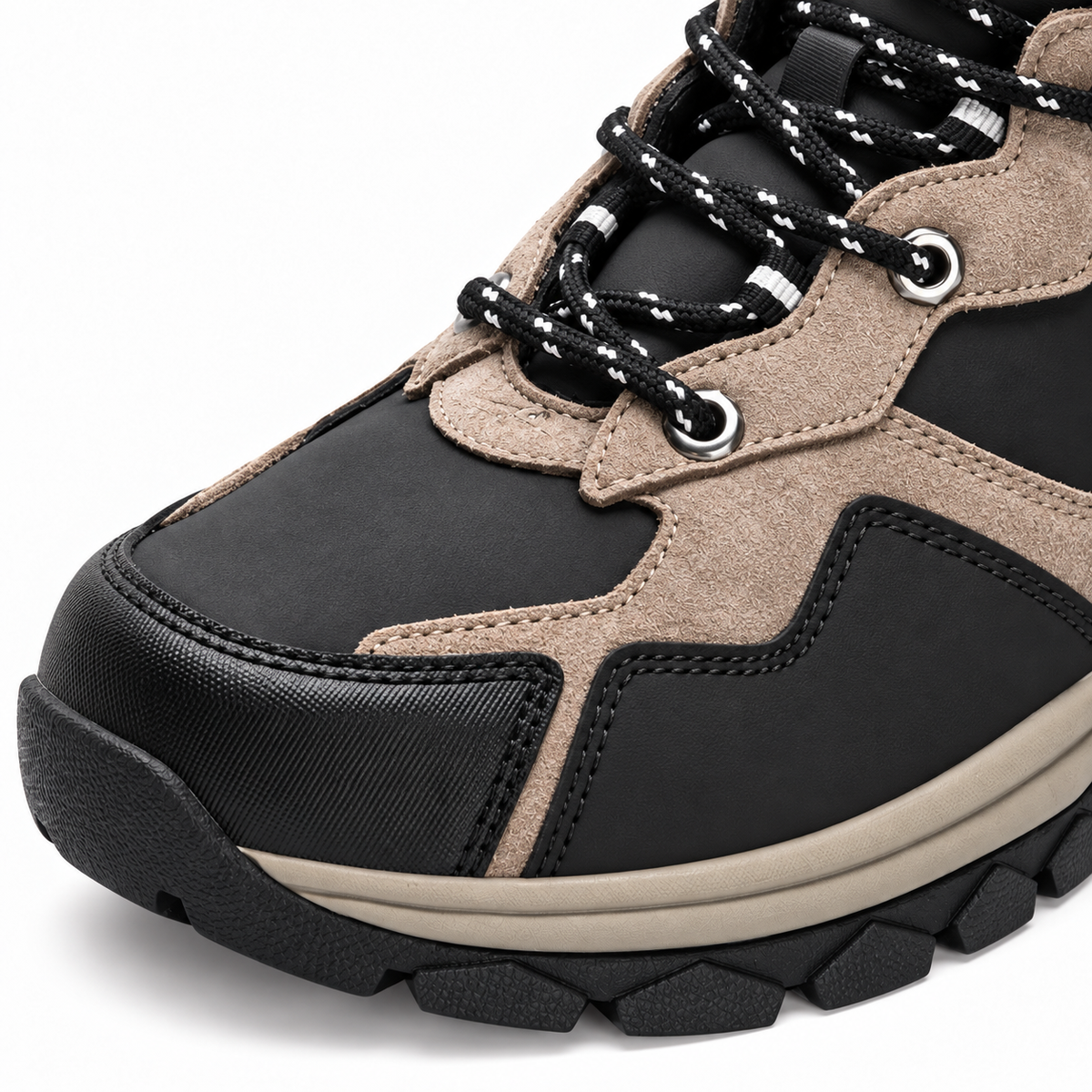 Chaussure randonnée grande taille beige – détail avant-pied et coutures