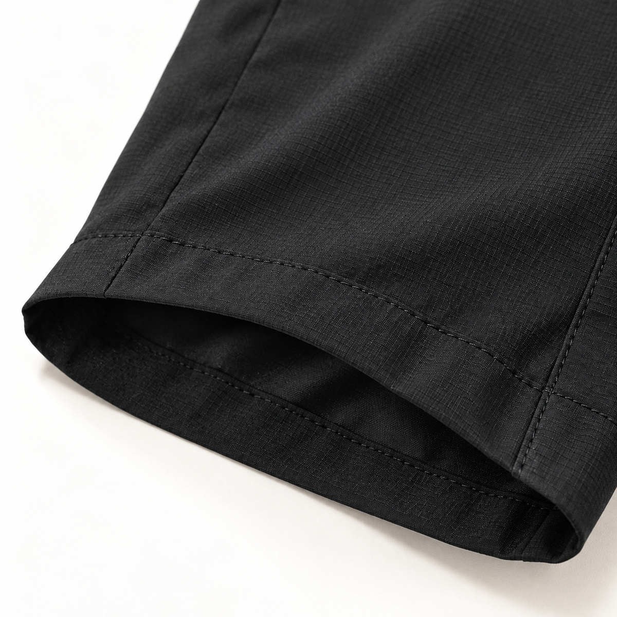 Tissu fin du pantalon coupe vent randonnée