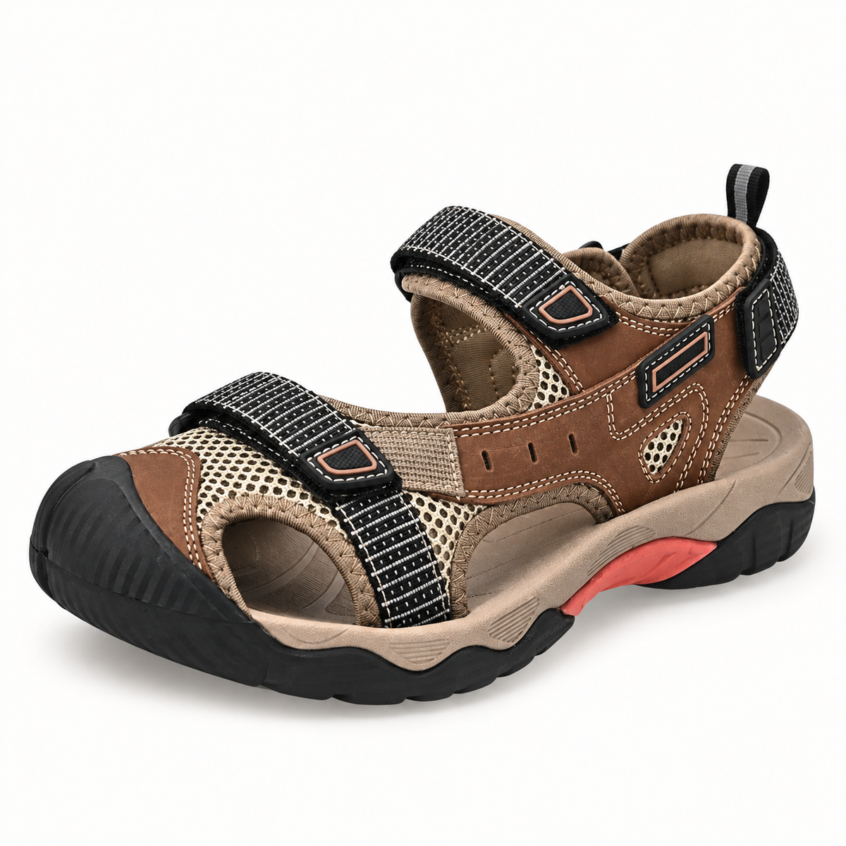 Sandale pour pied fin marron montrant le bout noir fermé renforcé