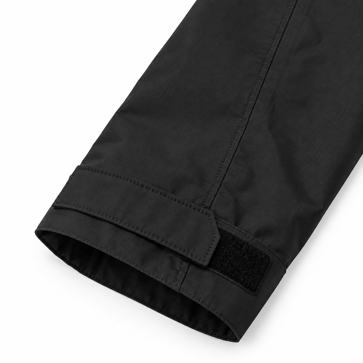 Veste capuche randonnée détail du poignet ajustable