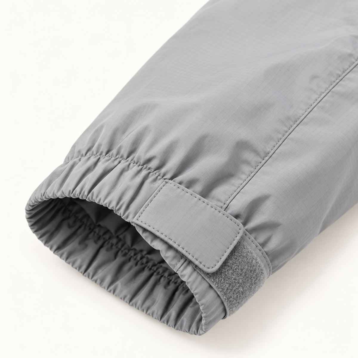 Veste légère randonnée homme – détail poignet ajustable