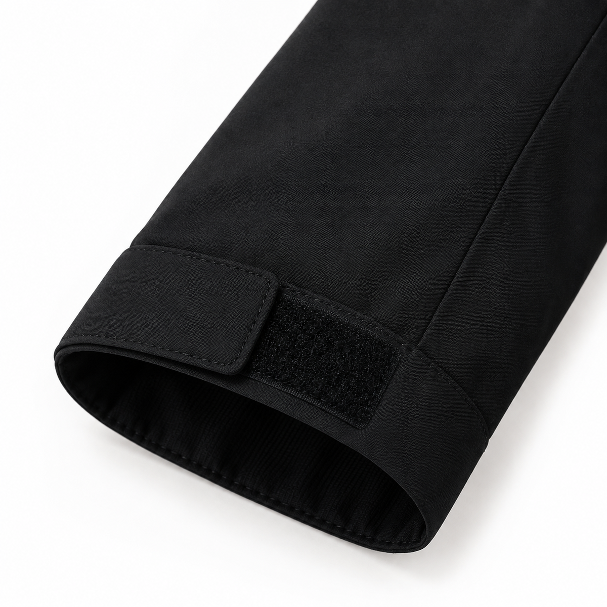Veste randonnée respirante femme noire – détail du poignet réglable