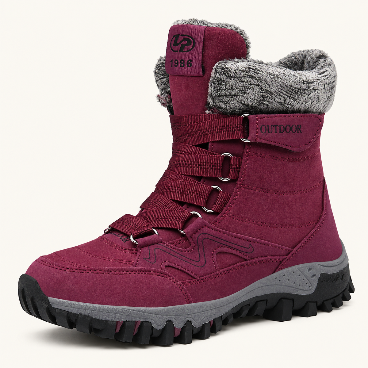 Chaussure randonnée grand froid rouge – vue trois-quarts sur fond blanc