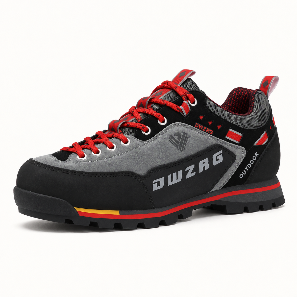 Chaussure randonnée rigide Rouge en vue trois-quarts sur fond blanc chaud