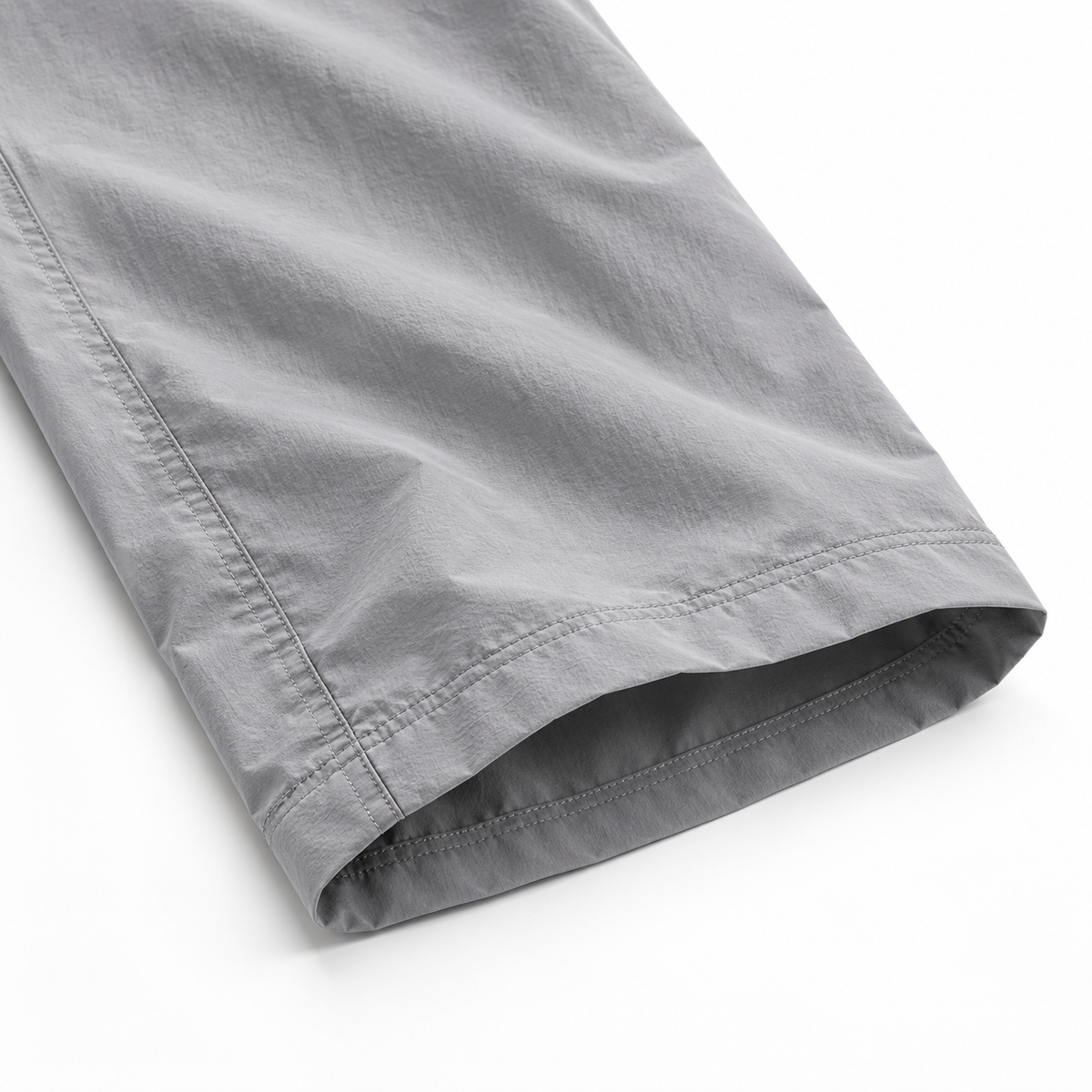 Matière légère et finition du pantalon randonnée grossesse