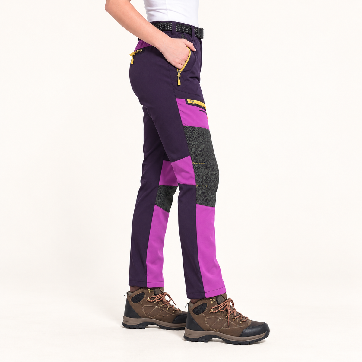 Coupe de profil du pantalon randonnée neige femme violet
