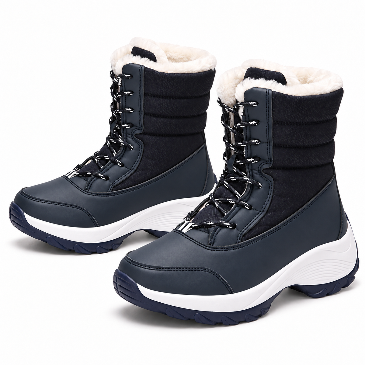 Paire complète de bottes randonnée neige femme bleu marine sur fond blanc chaud