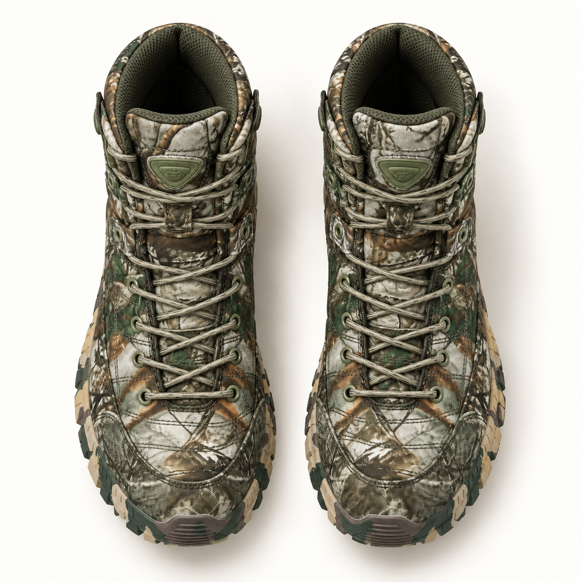 Paire complète de chaussures randonnée camouflage vertes vue du dessus