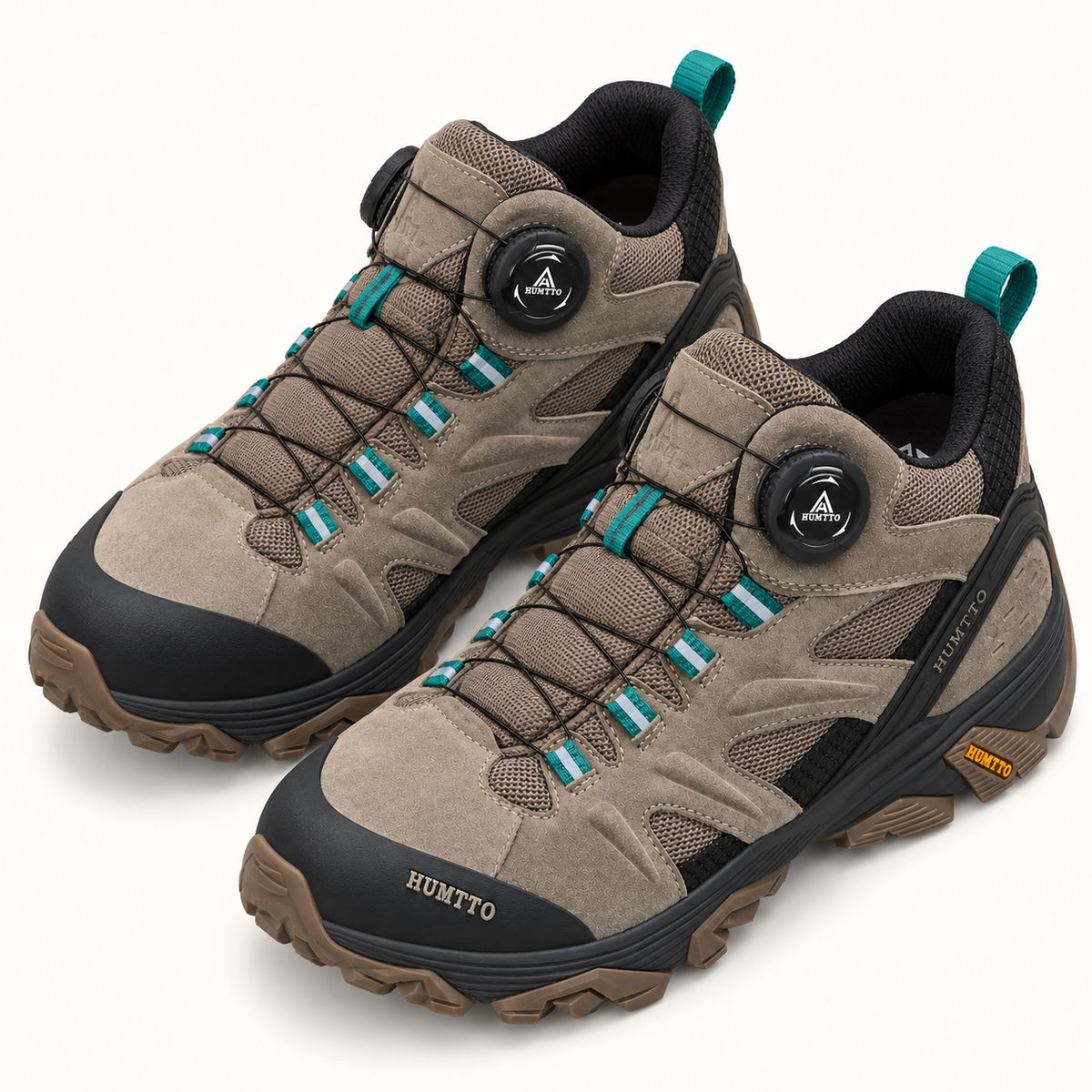 Paire complète de chaussures randonnée pour pieds fins montrant ouvertures, laçage et proportions