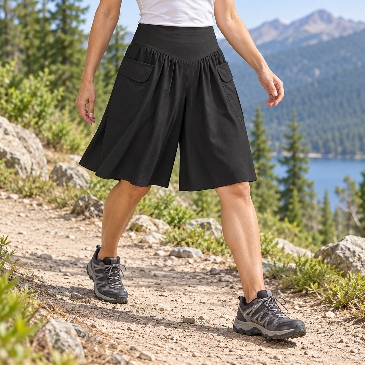 Jupe short genou femme randonnée noire en mouvement