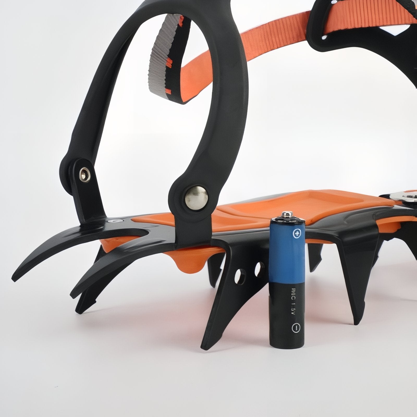 Crampons Plastiques Sur Chaussures De Randonnée