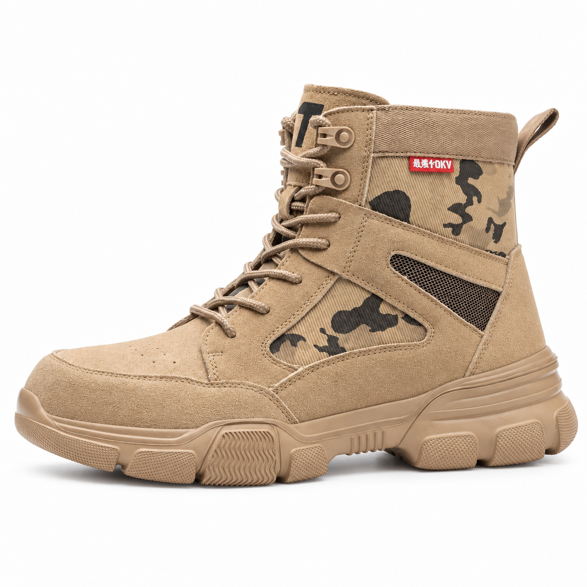 Botte de randonnée en daim beige vue de profil montrant maintien de cheville, aération et épaisseur de semelle