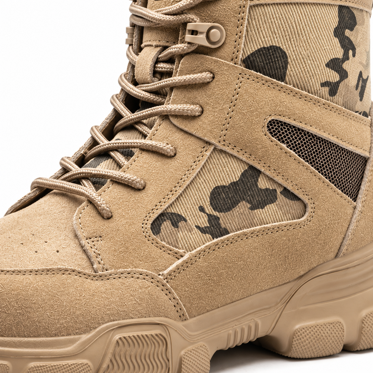 Botte randonnée daim beige – détail de la matière et des empiècements