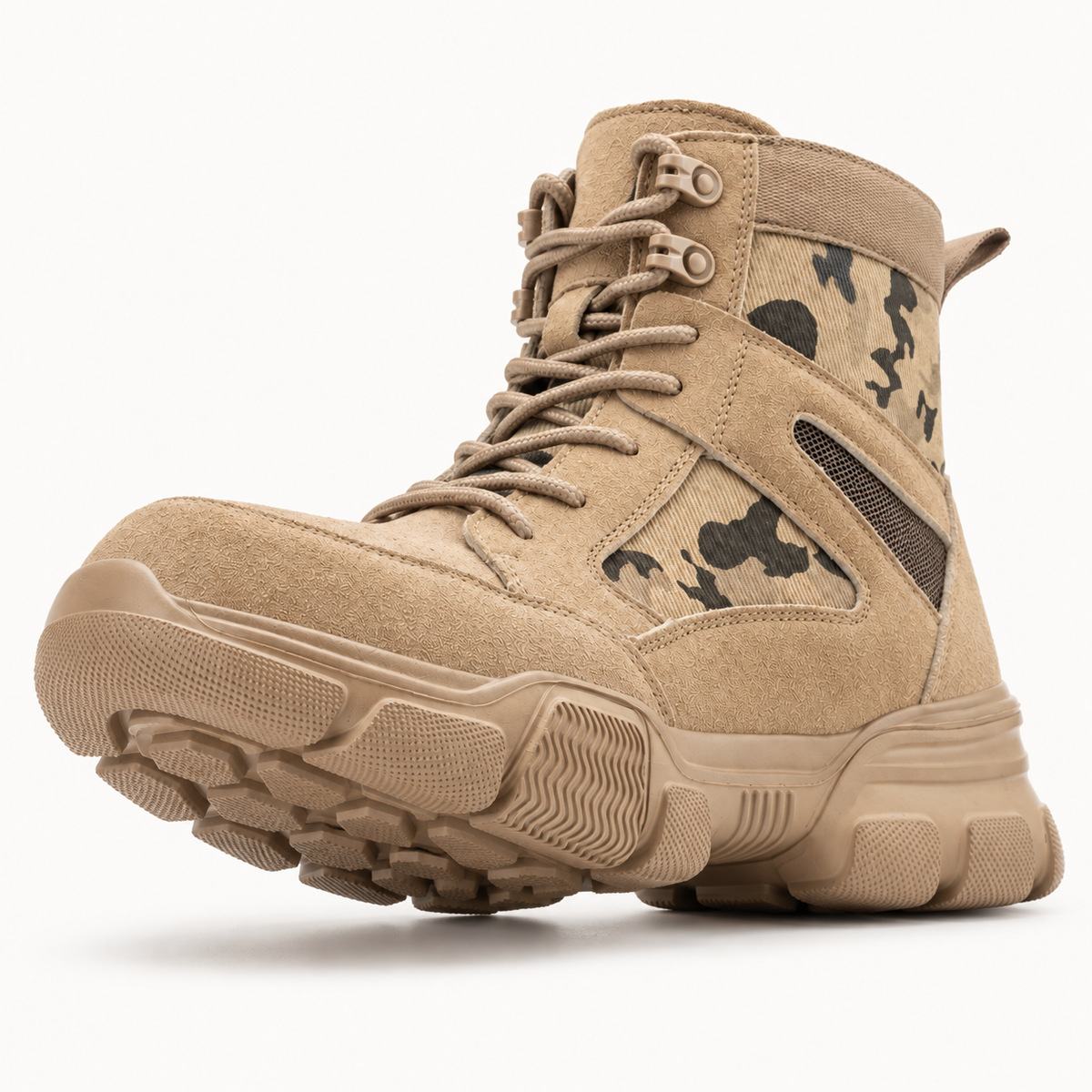 Botte randonnée daim beige – semelle extérieure attachée et crampons