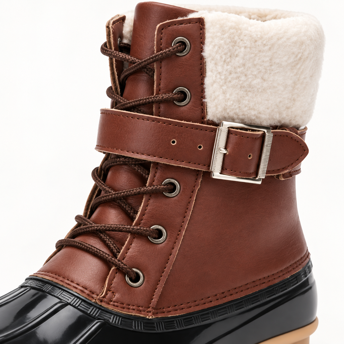 Botte randonnée montante femme – détail du col, du laçage et de la boucle