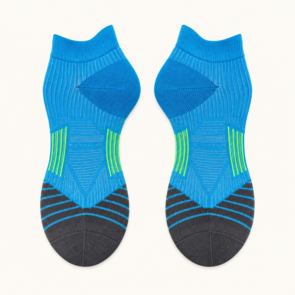 Chaussettes de randonnée courtes femme bleues posées à plat