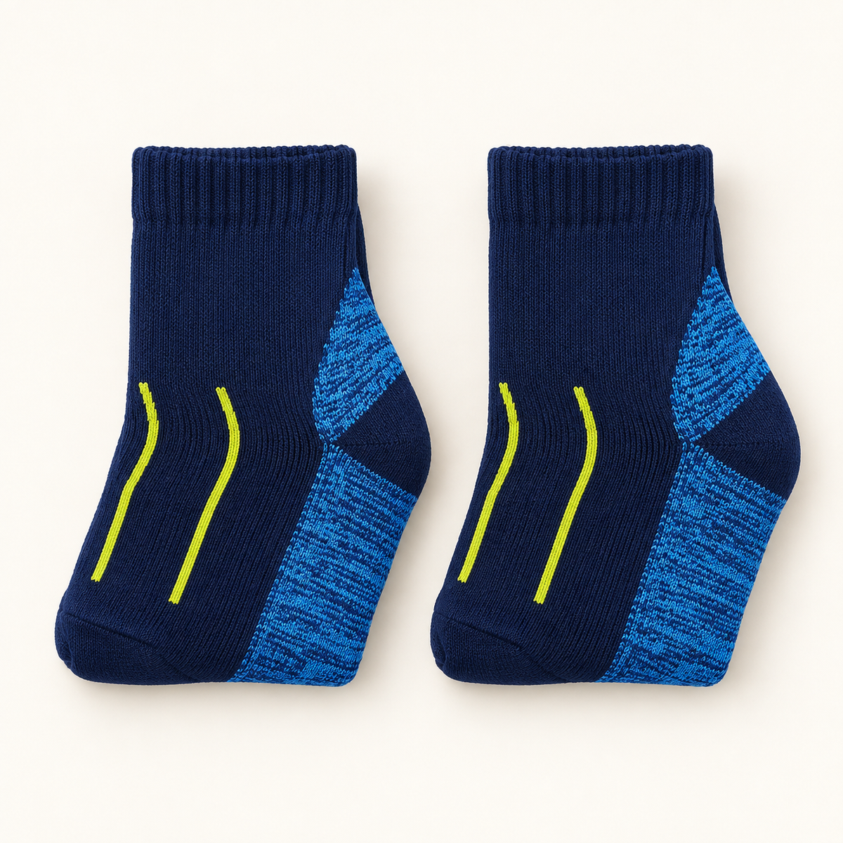 Chaussettes de randonnée femme sans couture bleu marine – paire pliée