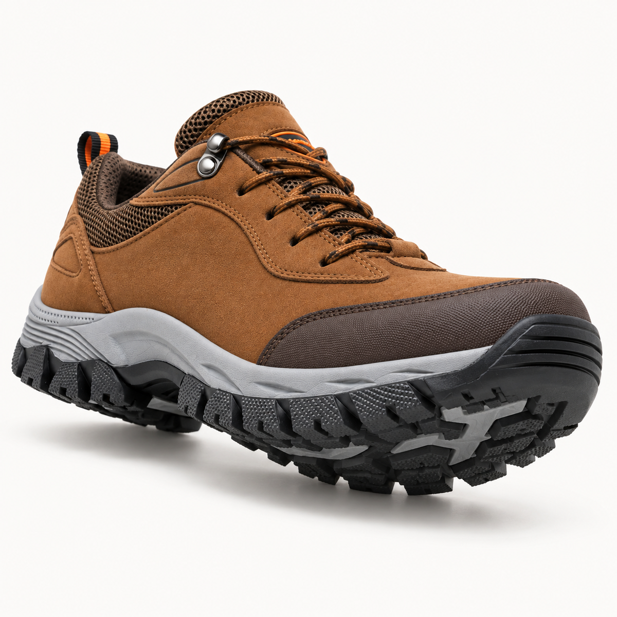 Chaussure basse randonnée cuir marron – semelle attachée et crampons