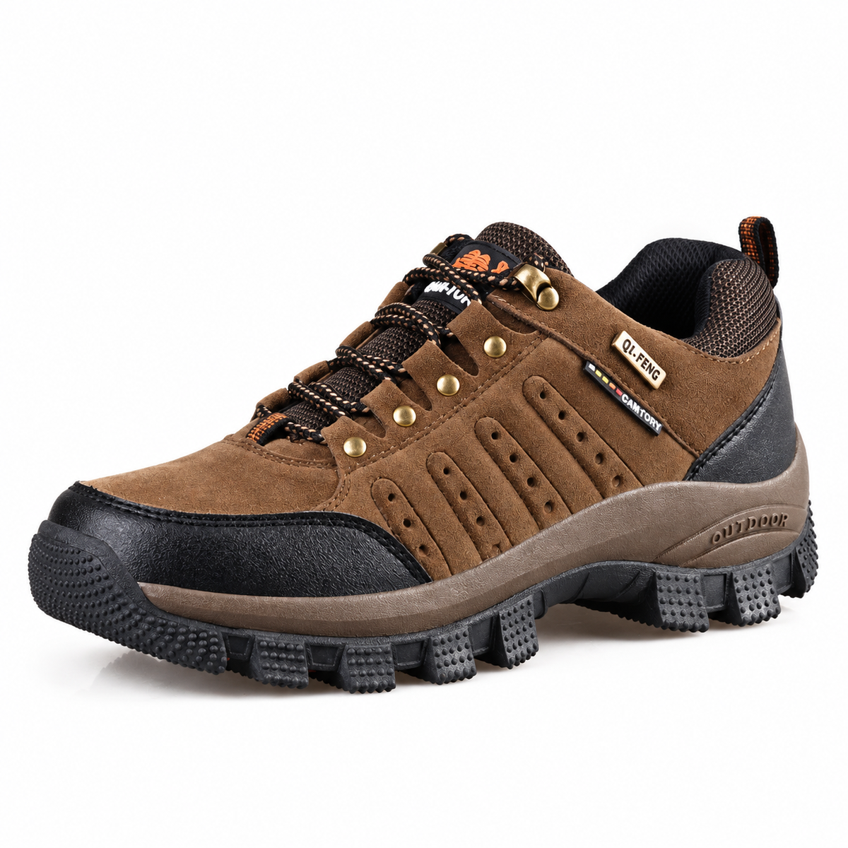 Chaussure légère randonnée cuir Saddlebrown – vue trois-quarts sur fond blanc